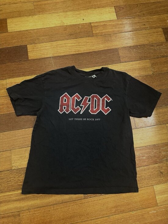 Vintage style AC/DC black T-Shirt — Size: Men’s XS (or a Women’s Small) - Picture 1 of 6
